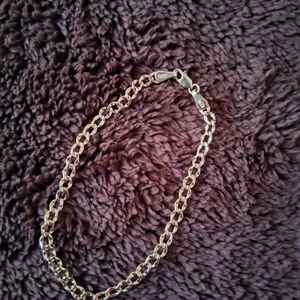 Elegant Gold Chain Bracelet